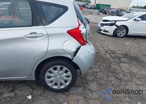 2015 Nissan Versa Note S (Sr)/S Plus/Sl/Sr/Sv z USA, uszkodzony, nr VIN 3N1CE2CP4FL382051